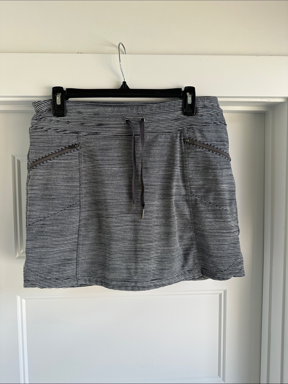 Athleta Stretch Skort Gray size Medium
